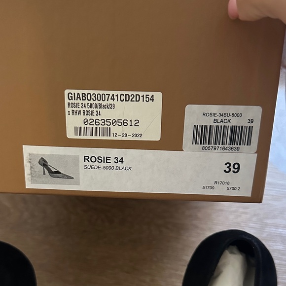 GIA / RHW - Picture 3 of 3